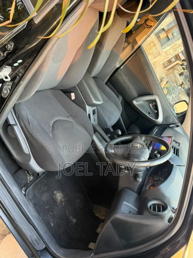 Toyota RAV4 2010 Noir