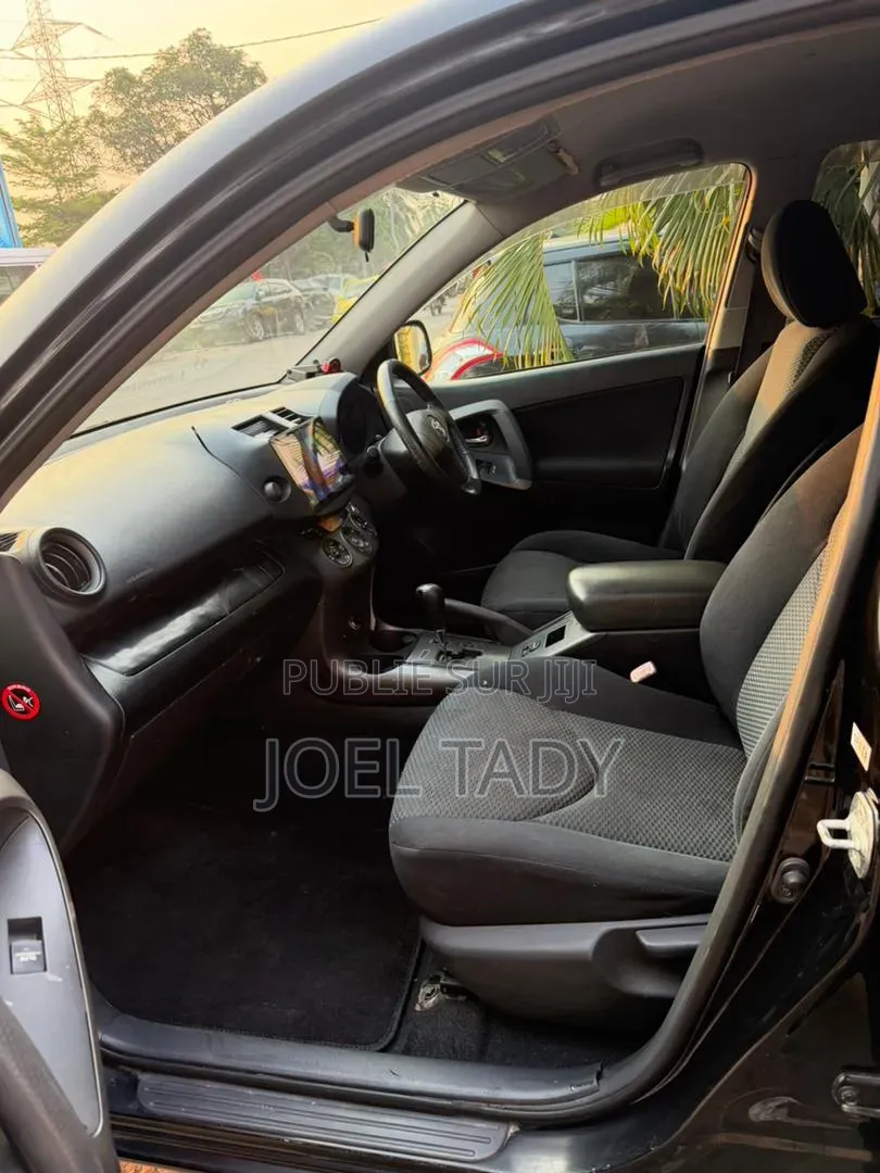 Toyota RAV4 2010 Noir