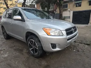 Toyota RAV4 2011 Gris