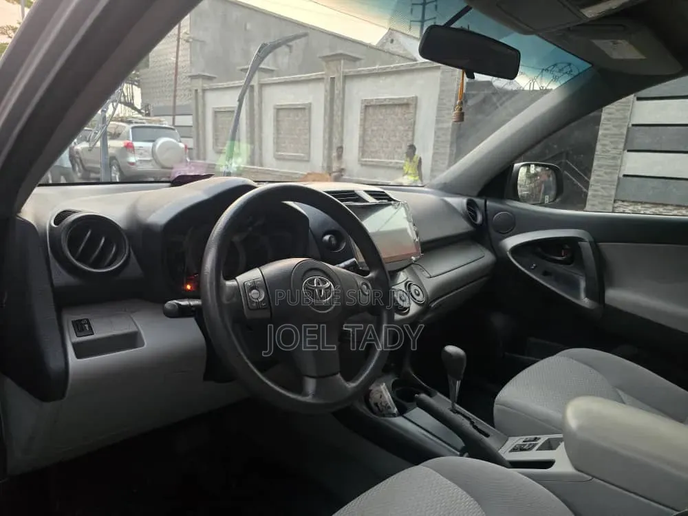 Toyota RAV4 2011 Gris