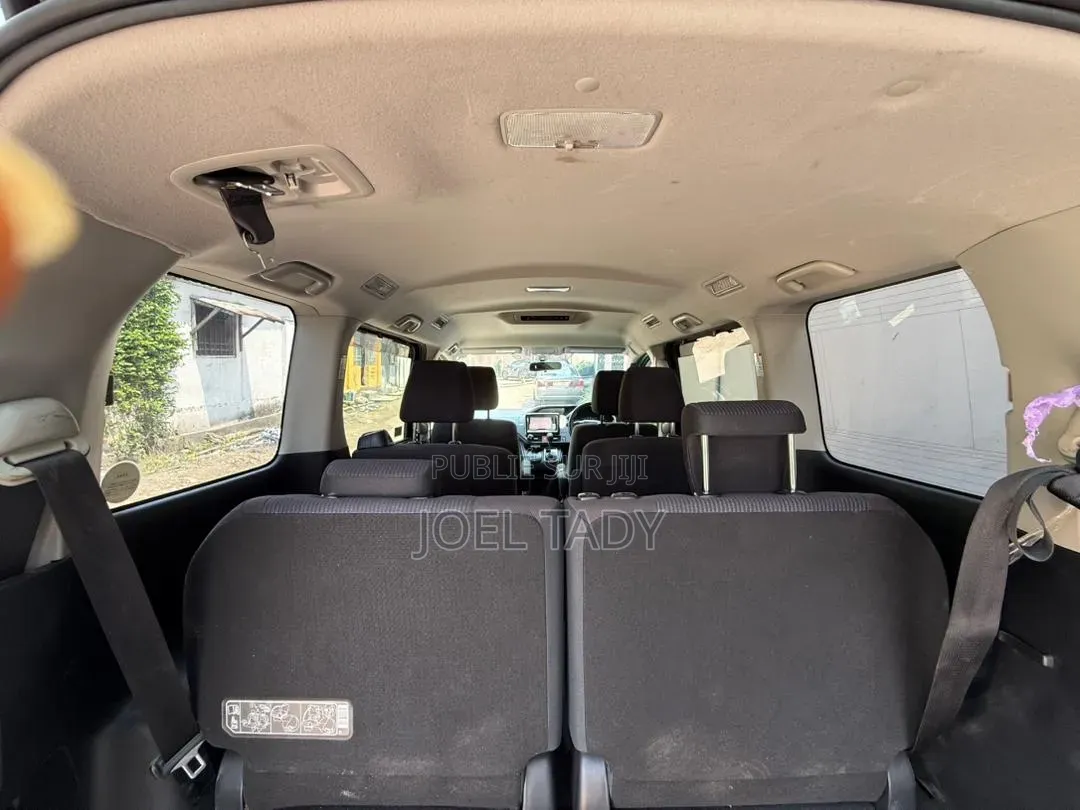 Toyota Noah 2018 Noir