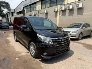 Toyota Noah 2018 Noir