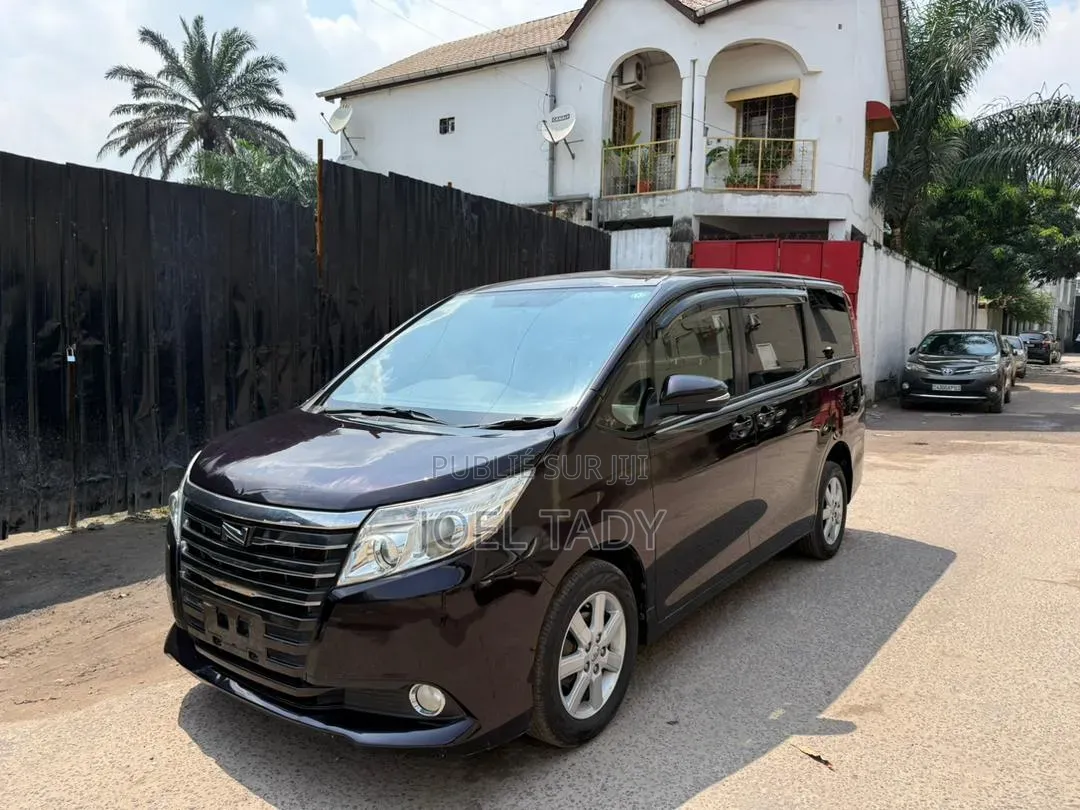 Toyota Noah 2018 Noir