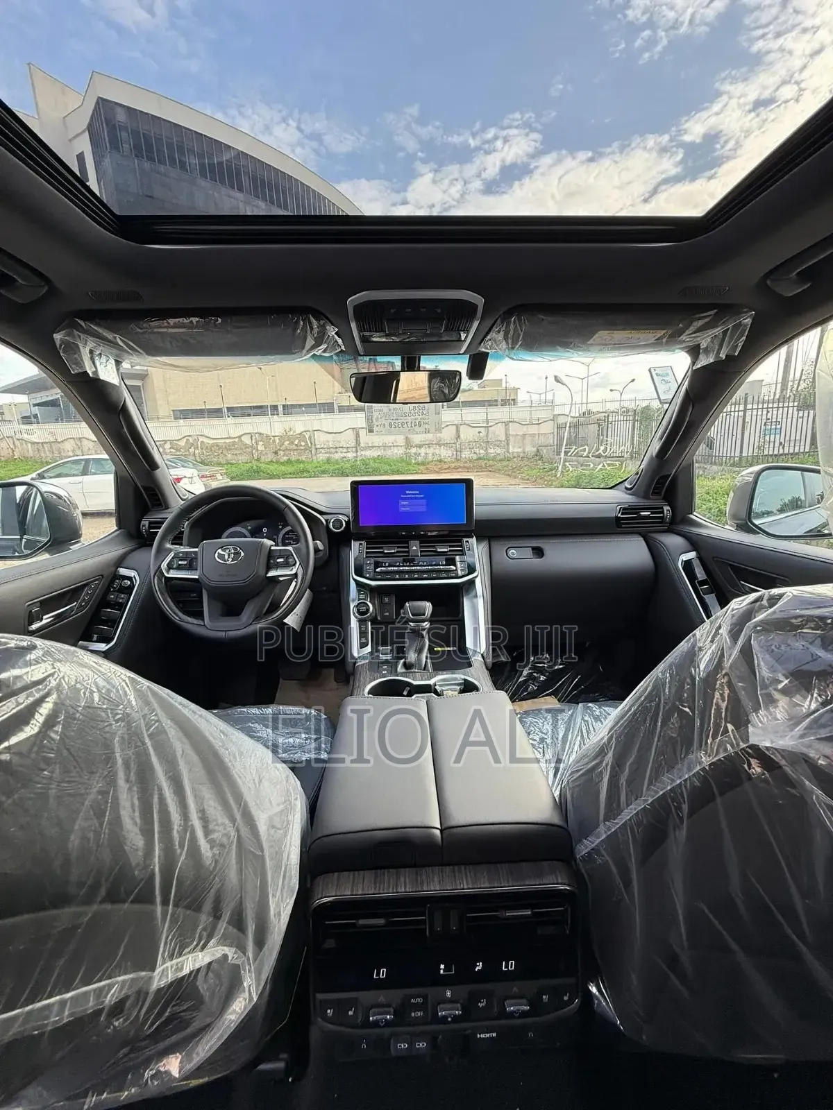 Nouveau Toyota Land Cruiser LC300 2025 Noir