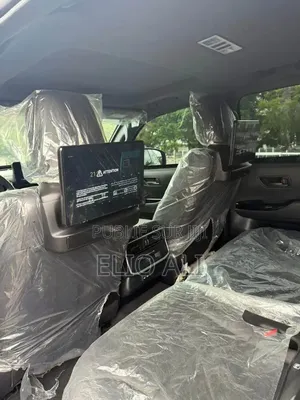 Nouveau Toyota Land Cruiser LC300 2025 Noir