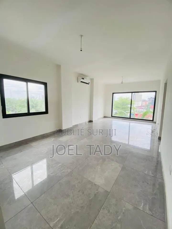 2chbre Appartement dans Empire Supreme, Gombe à Louer