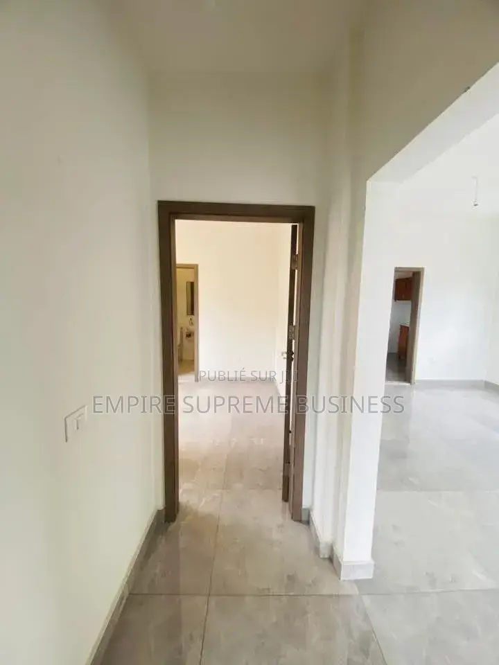 2chbre Appartement dans Empire Supreme, Gombe à Louer