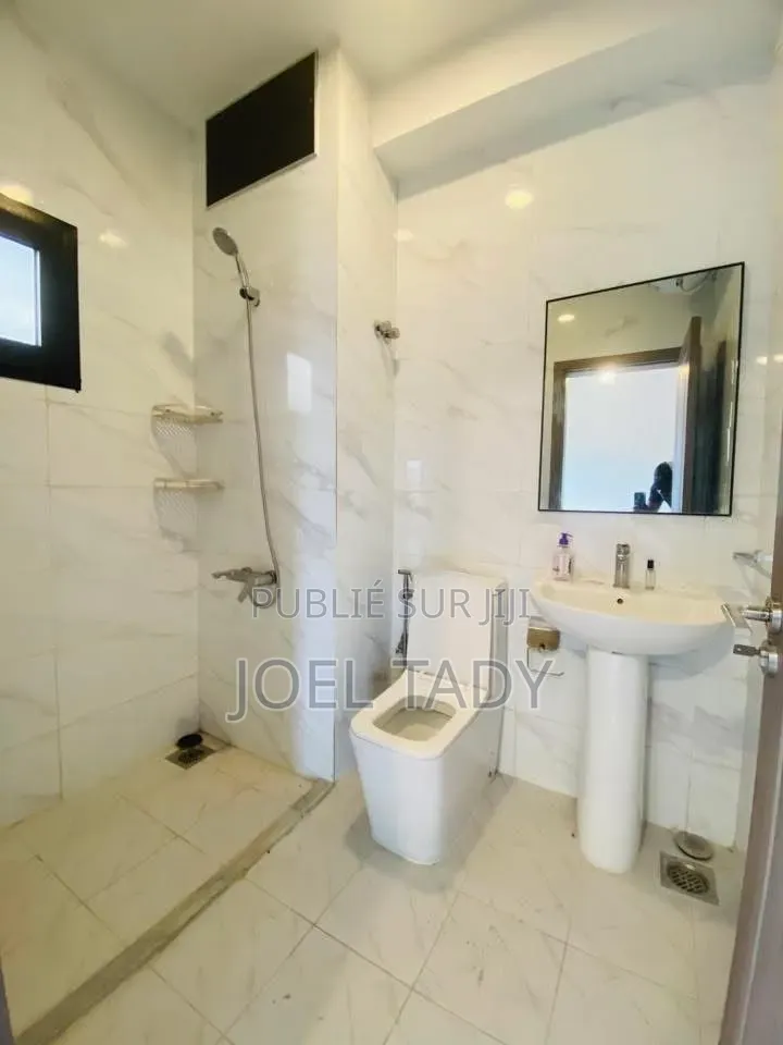 2chbre Appartement dans Empire Supreme, Gombe à Louer