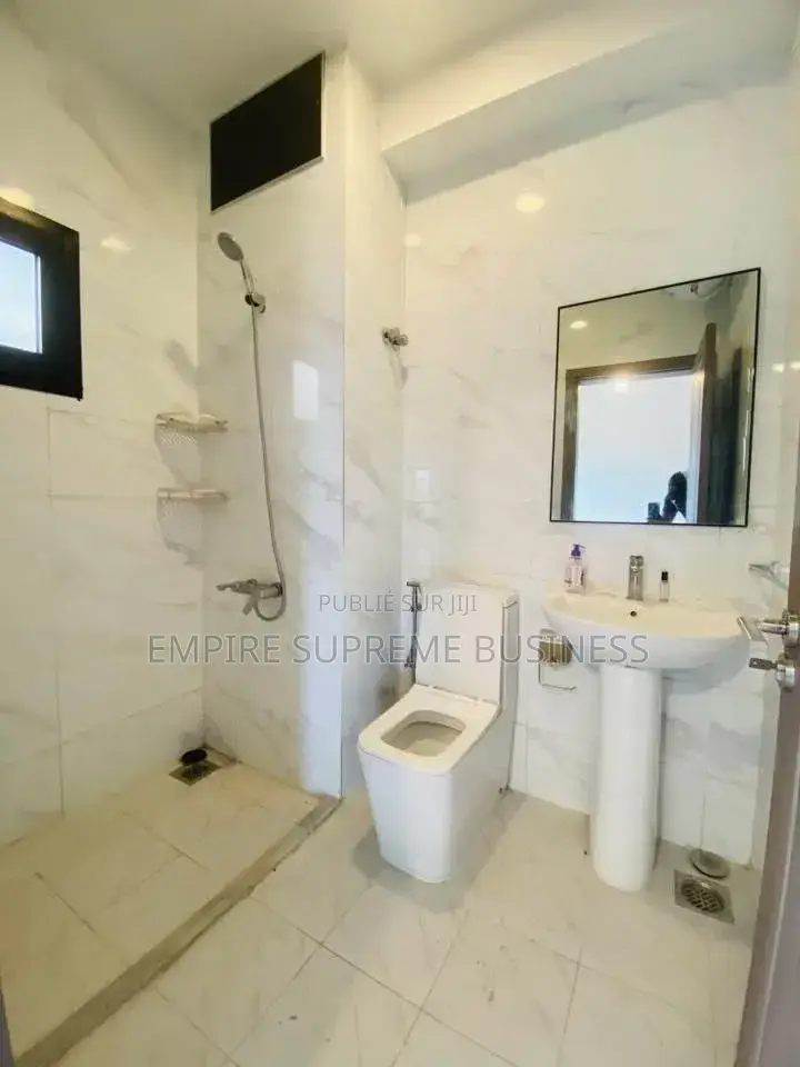 2chbre Appartement dans Empire Supreme, Gombe à Louer