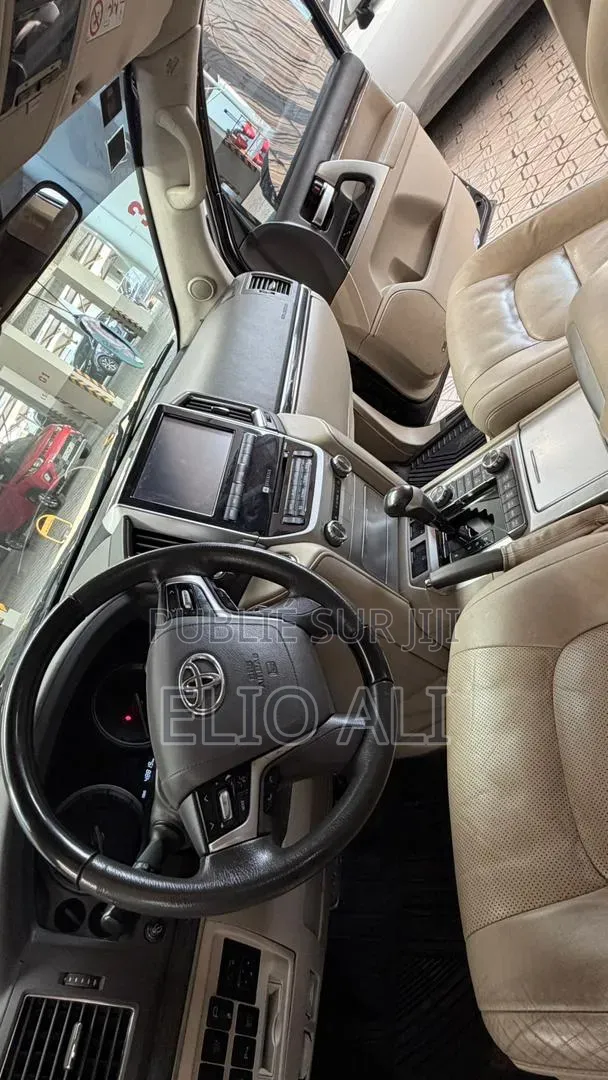Toyota Land Cruiser 4.5 V8 VXR 2019 Noir