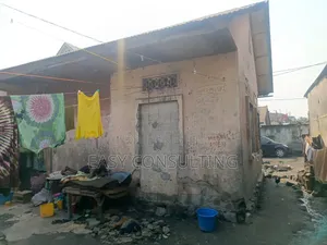 3chbre Maison dans Kabalo Bokassa, Barumbu à Vendre