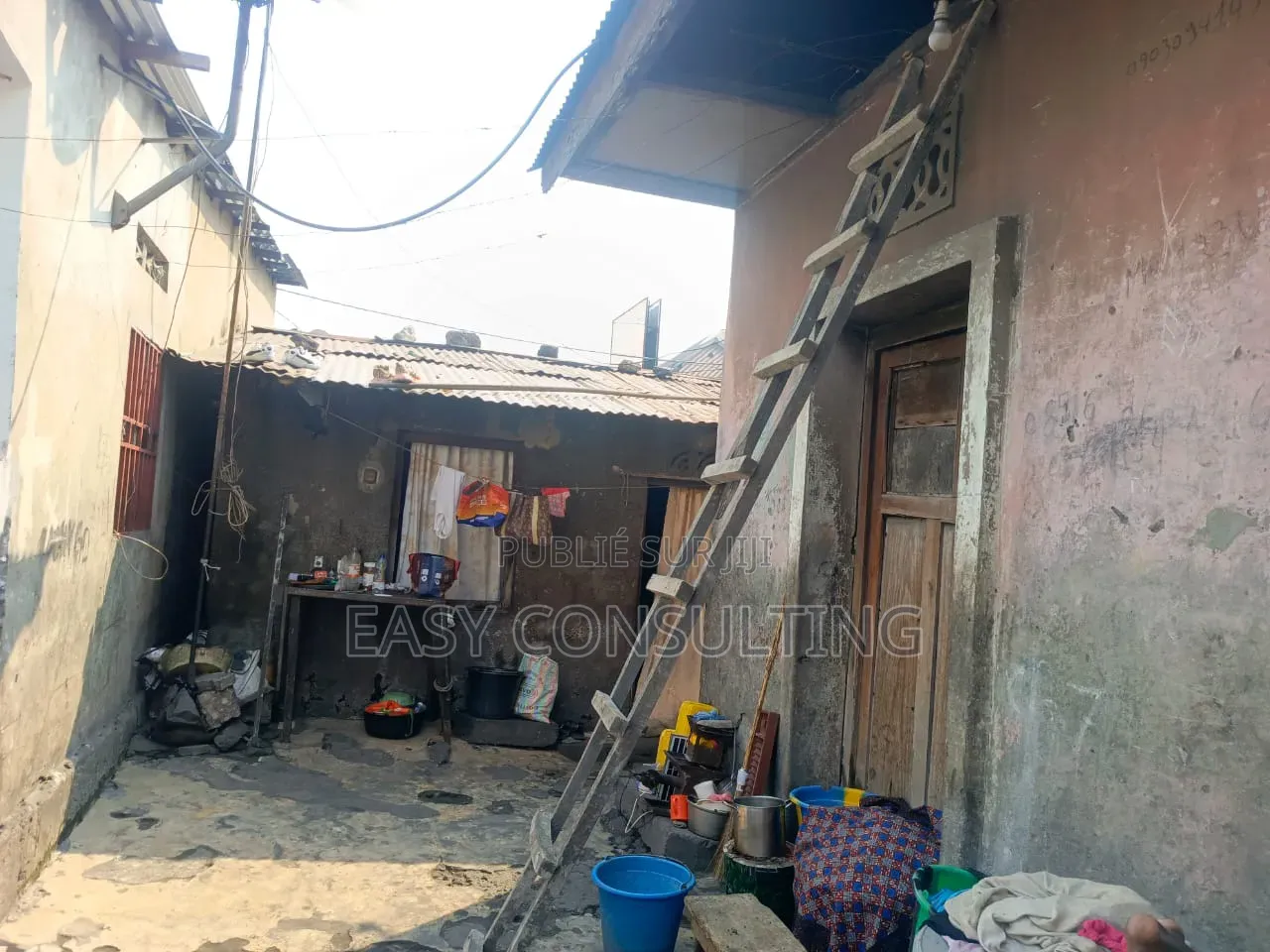 3chbre Maison dans Kabalo Bokassa, Barumbu à Vendre