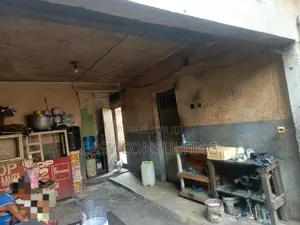 Grande Parcelle À Vendre À Barumbu – Emplacement Premium Du Macadam