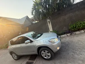 Toyota RAV4 2010 Noir