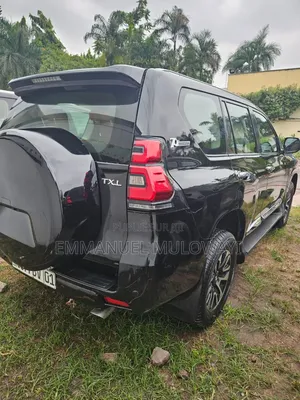 Nouveau Toyota Land Cruiser Prado 2023 Noir