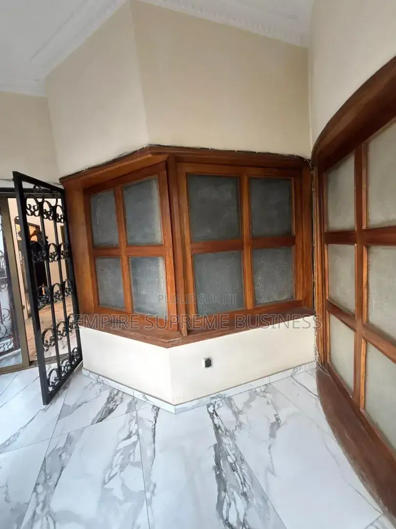 4chbre Villa dans Empire Supreme, Ngaliema à Louer