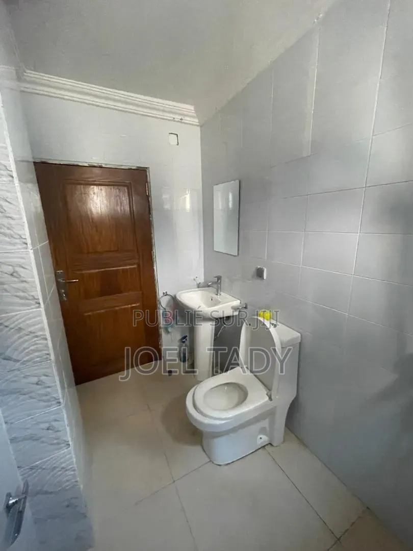 2chbre Appartement dans Empire Supreme, Ngaliema à Louer