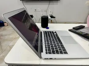 Ordinateur portable Apple MacBook Air 2017 8GB Intel Core i5 HDD 128GB