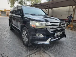 Toyota Land Cruiser 5.7 V8 VX-S 2019 Noir