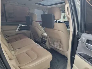 Toyota Land Cruiser 5.7 V8 VX-S 2019 Noir