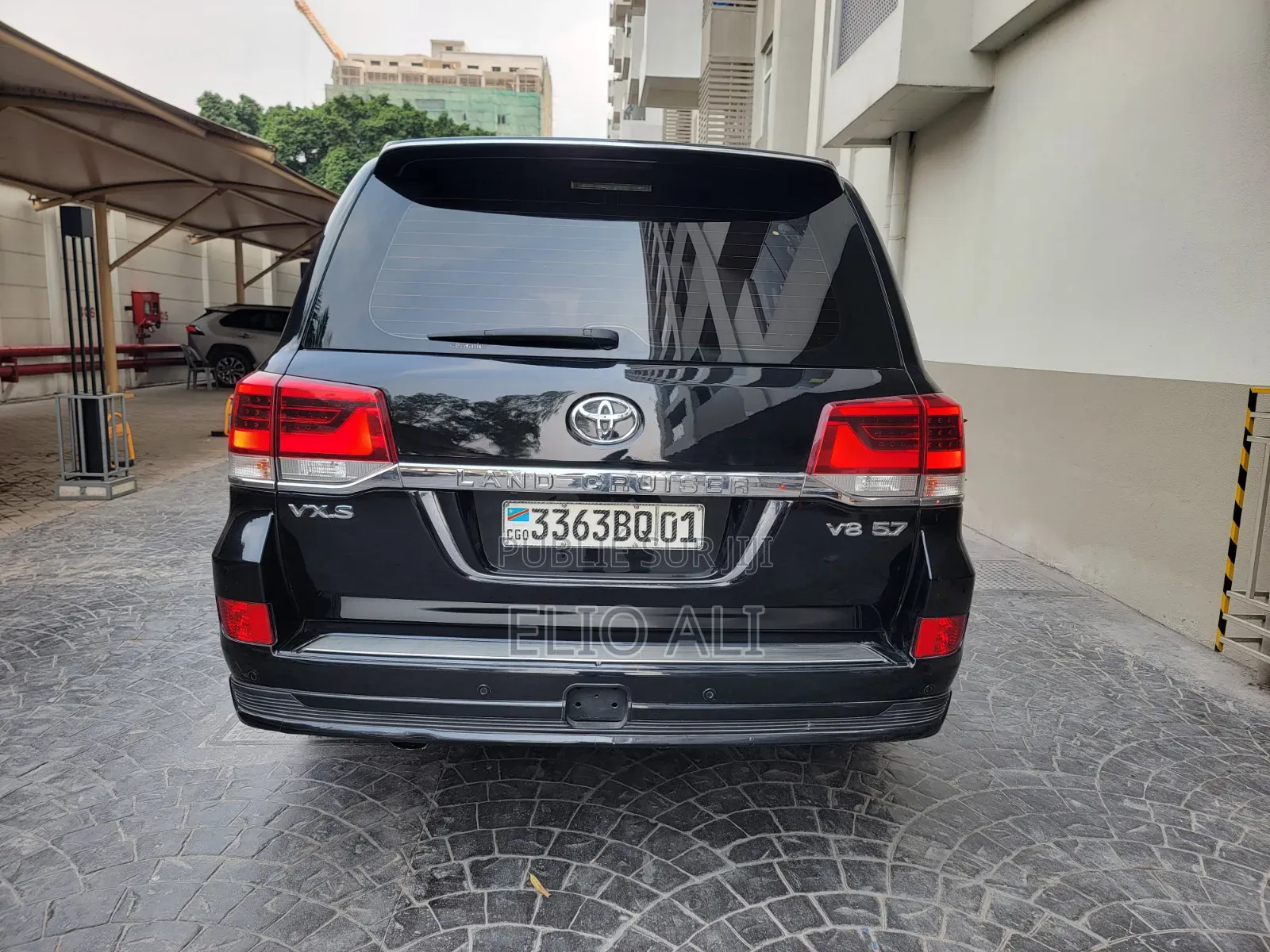 Toyota Land Cruiser 5.7 V8 VX-S 2019 Noir