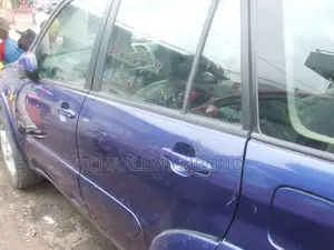 Toyota RAV4 2.0 4x4 2004 Bleu