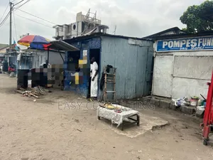 Parcelle Commerciale À Vendre Sur Macadam À N'djili Quartier 5
