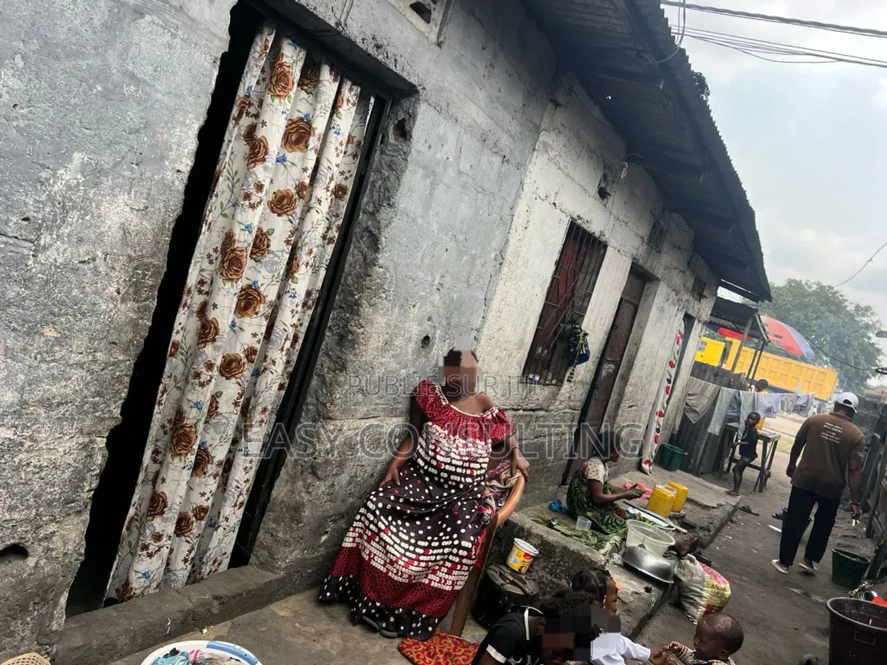 Parcelle Commerciale À Vendre Sur Macadam À N'djili Quartier 5