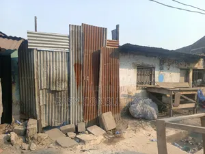 Parcelle Sur Macadam À Vendre À Barumbu –