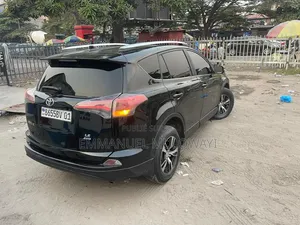 Toyota RAV4 2017 Noir