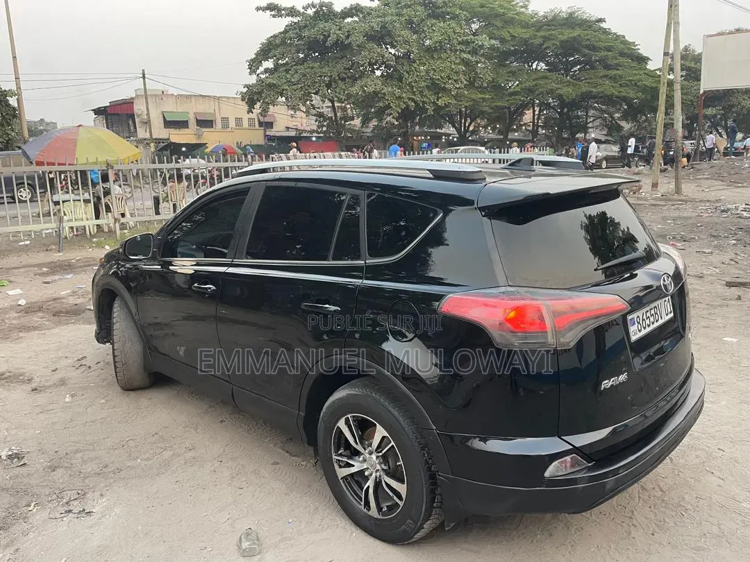 Toyota RAV4 2017 Noir