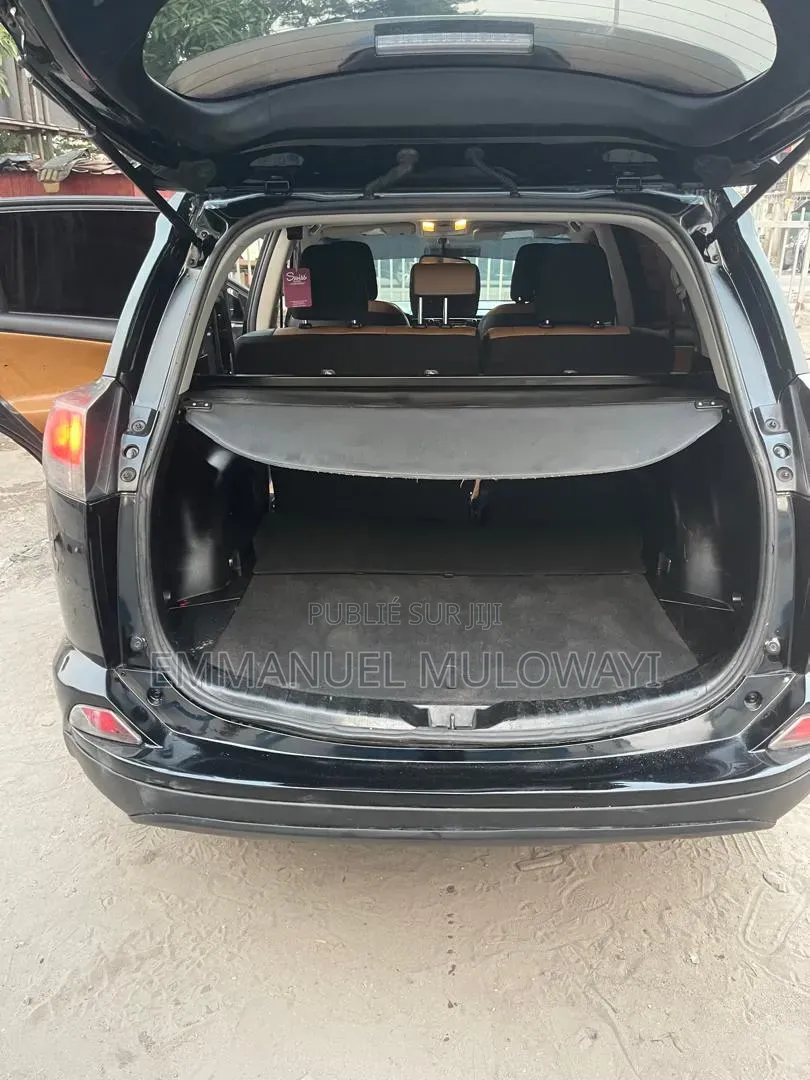 Toyota RAV4 2017 Noir