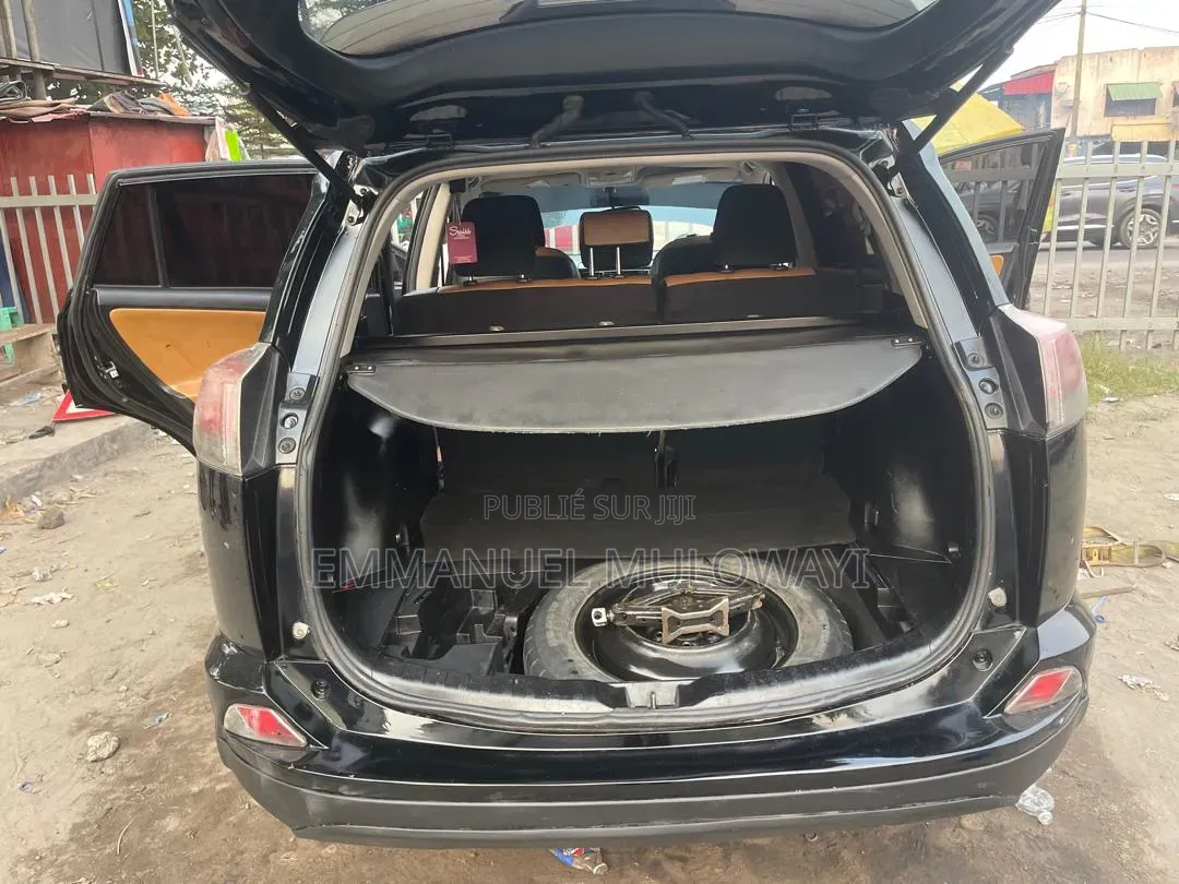 Toyota RAV4 2017 Noir