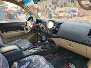 Toyota Fortuner 2016 Noir