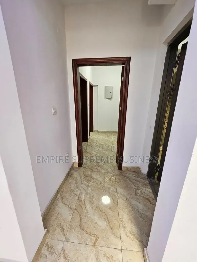 2chbre Appartement dans Kintambo à Louer