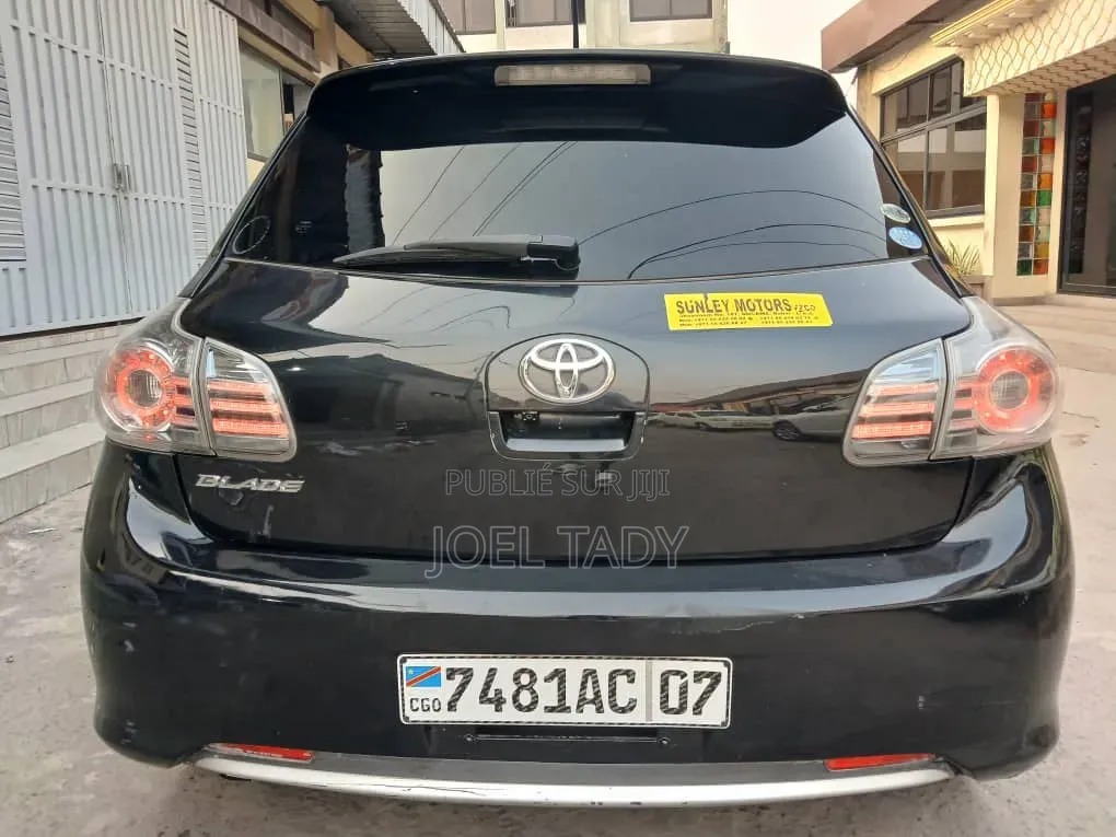 Toyota Lame 2012 Bleu