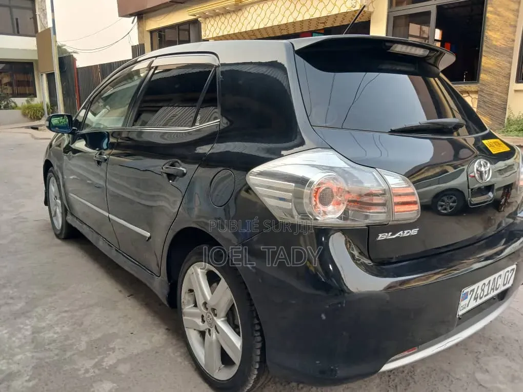 Toyota Lame 2012 Bleu