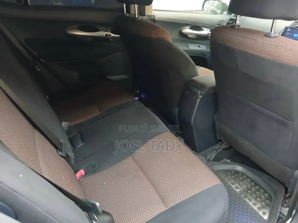 Toyota Lame 2012 Bleu