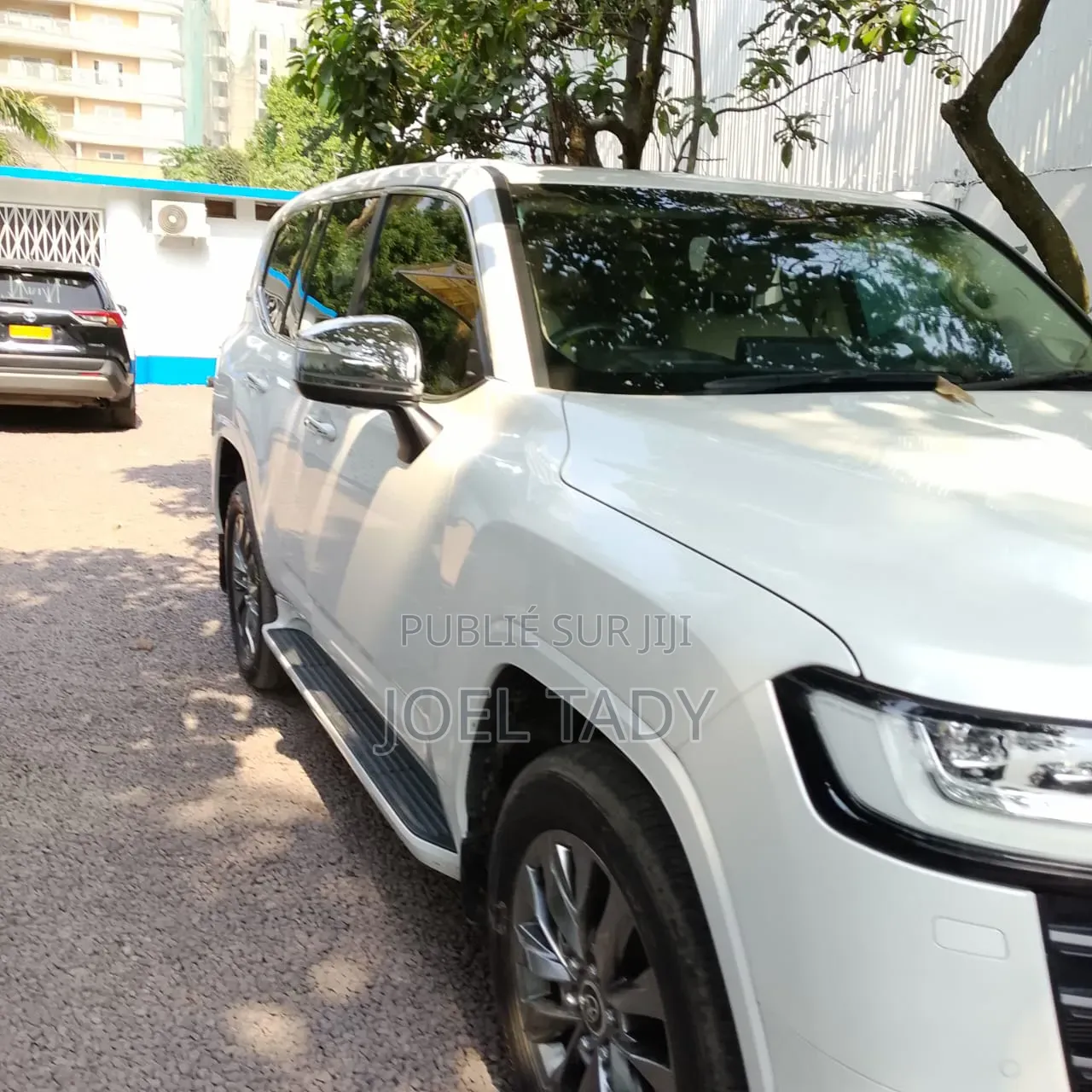 Nouveau Toyota Land Cruiser 2025 Blanc cassé
