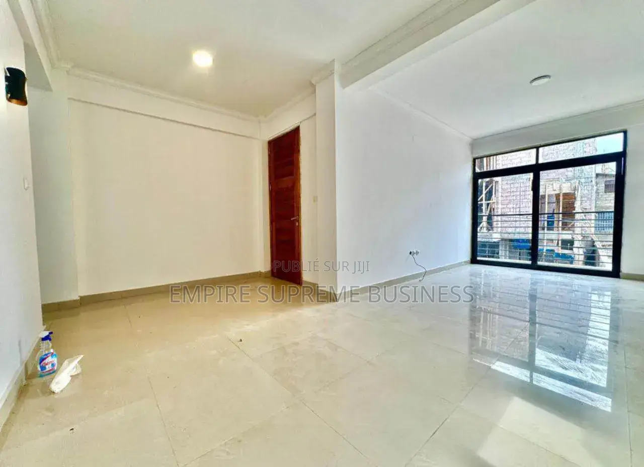 8chbre Blocs d'appartements dans Empire Supreme, Kintambo à Vendre