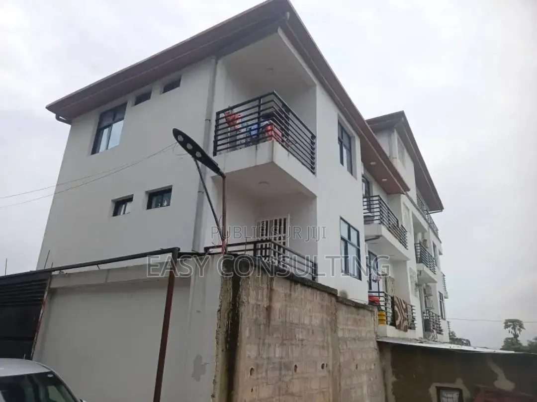 3chbre Villa dans Okapi, Ngaliema à Vendre