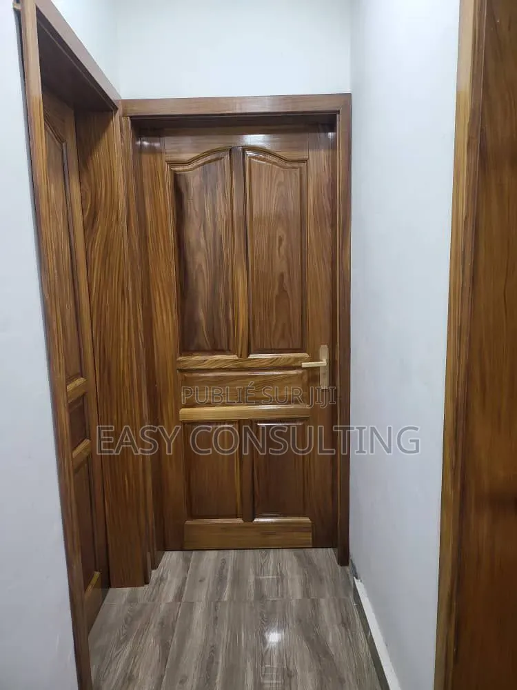 3chbre Villa dans Okapi, Ngaliema à Vendre