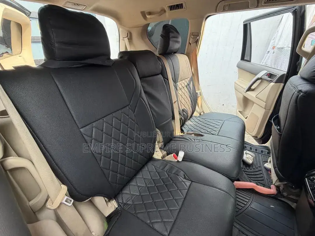 Toyota Land Cruiser Prado 2024 Gris