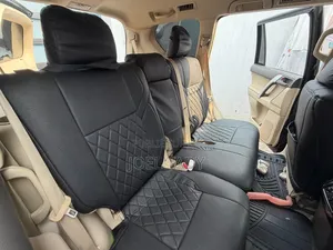 Toyota Land Cruiser Prado 2024 Gris