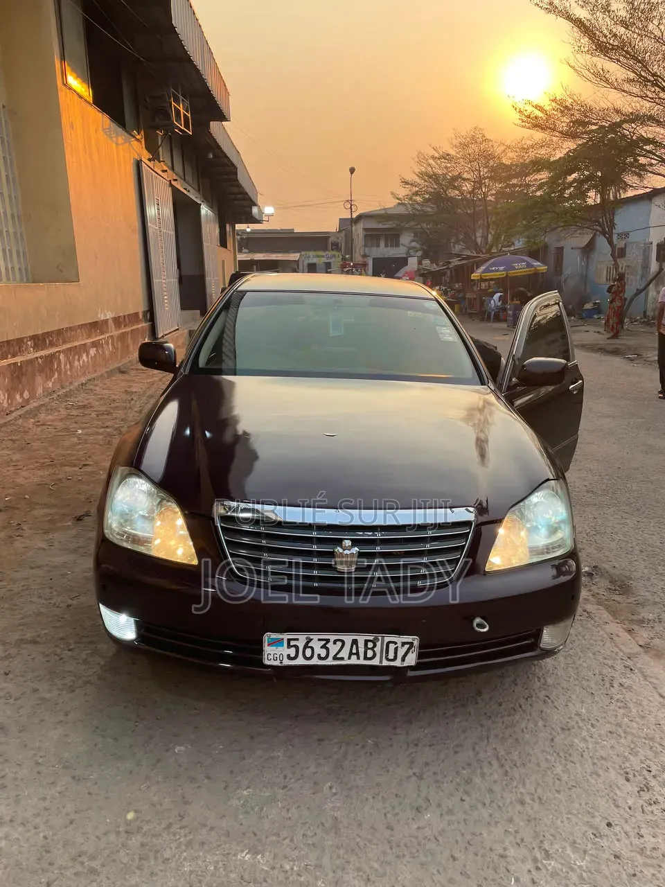 Toyota Crown 2023 Bleu