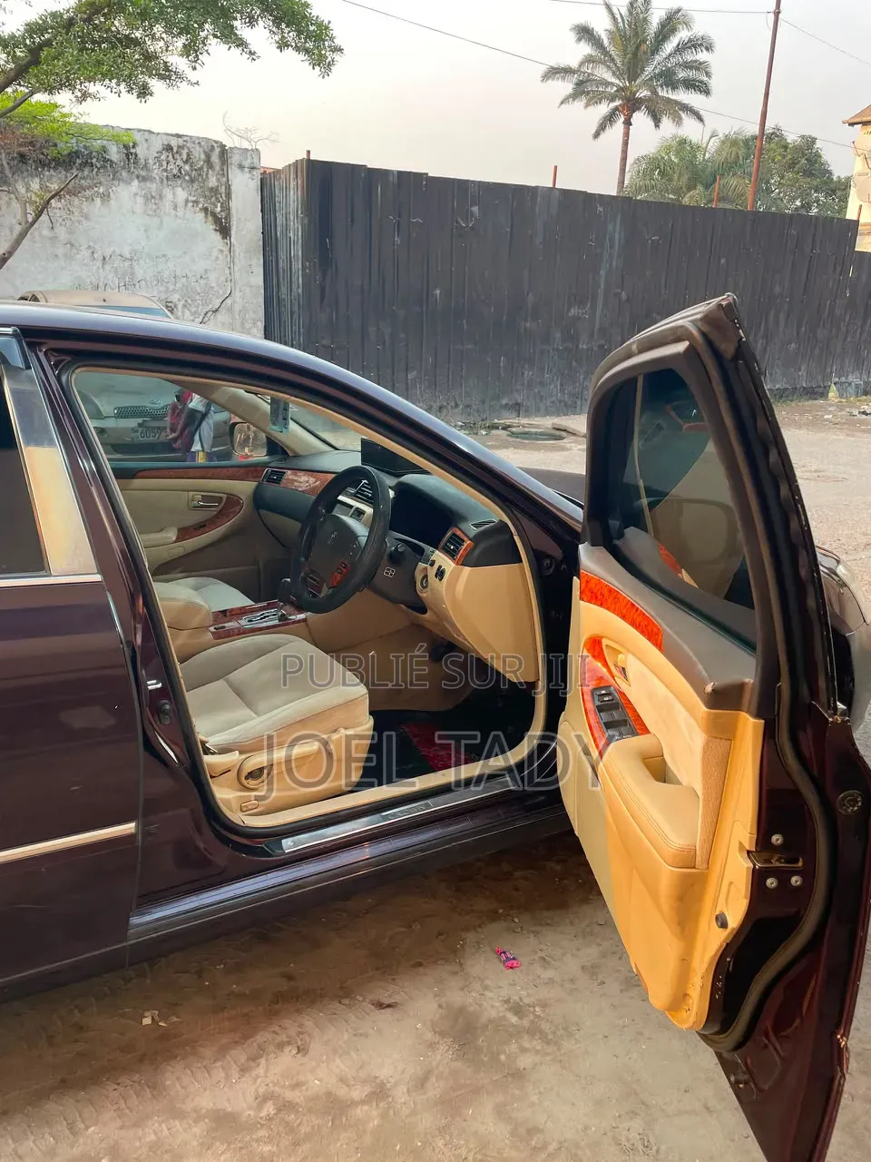 Toyota Crown 2023 Bleu