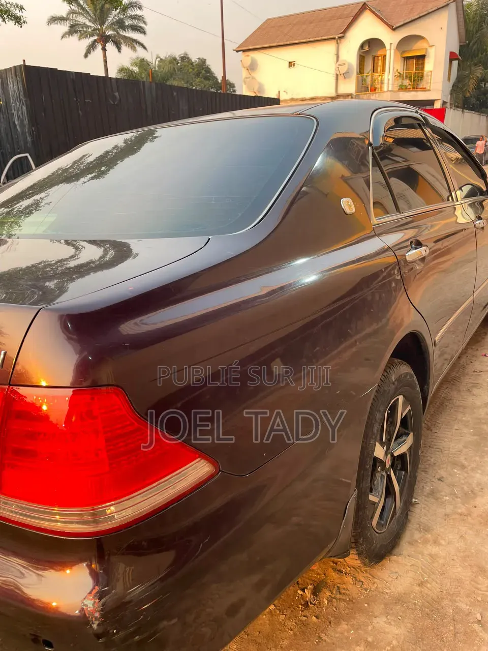 Toyota Crown 2023 Bleu