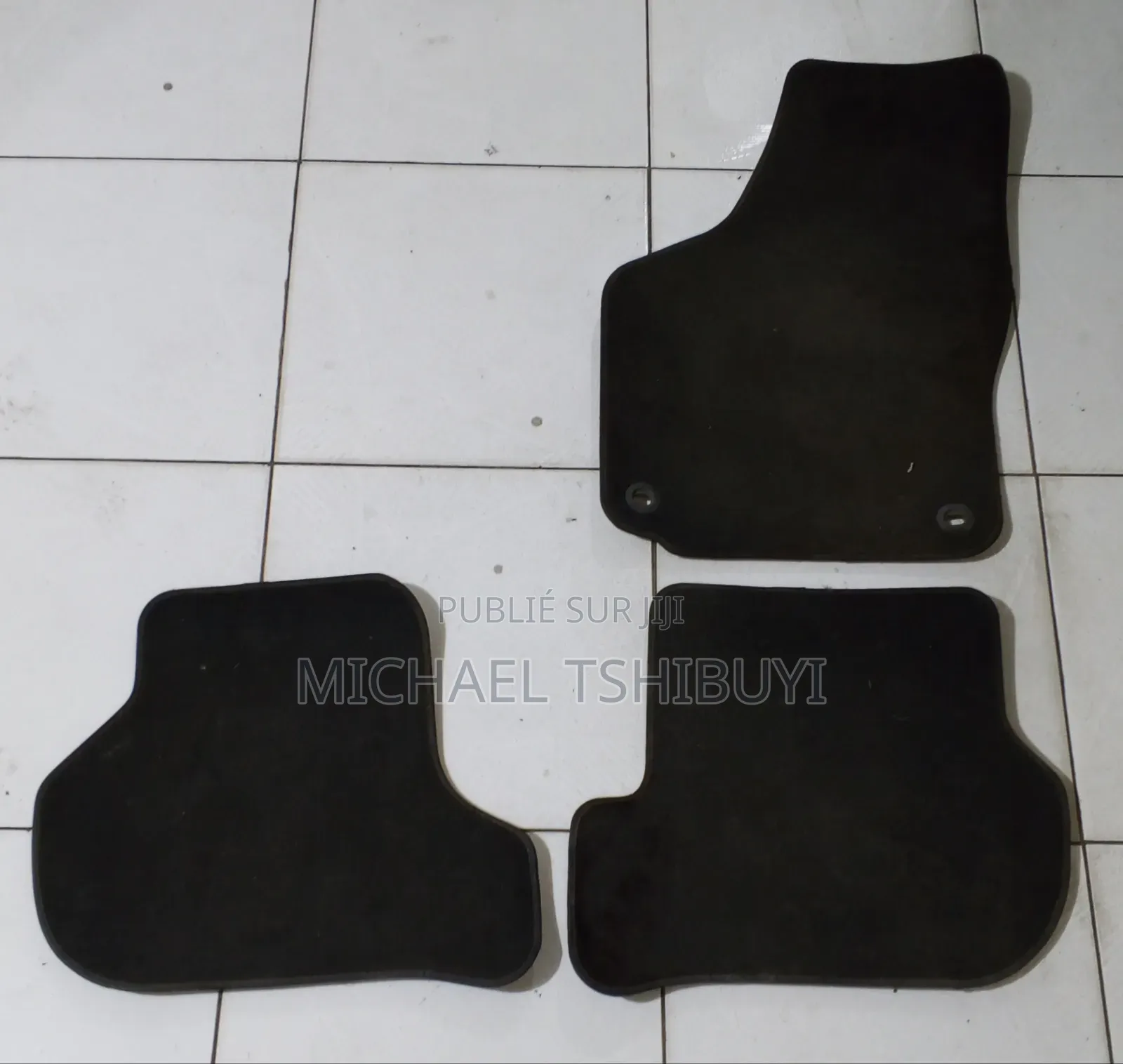 A Vendre/ 45$, 3 Tapis De Sol, d'Occasion De Voiture