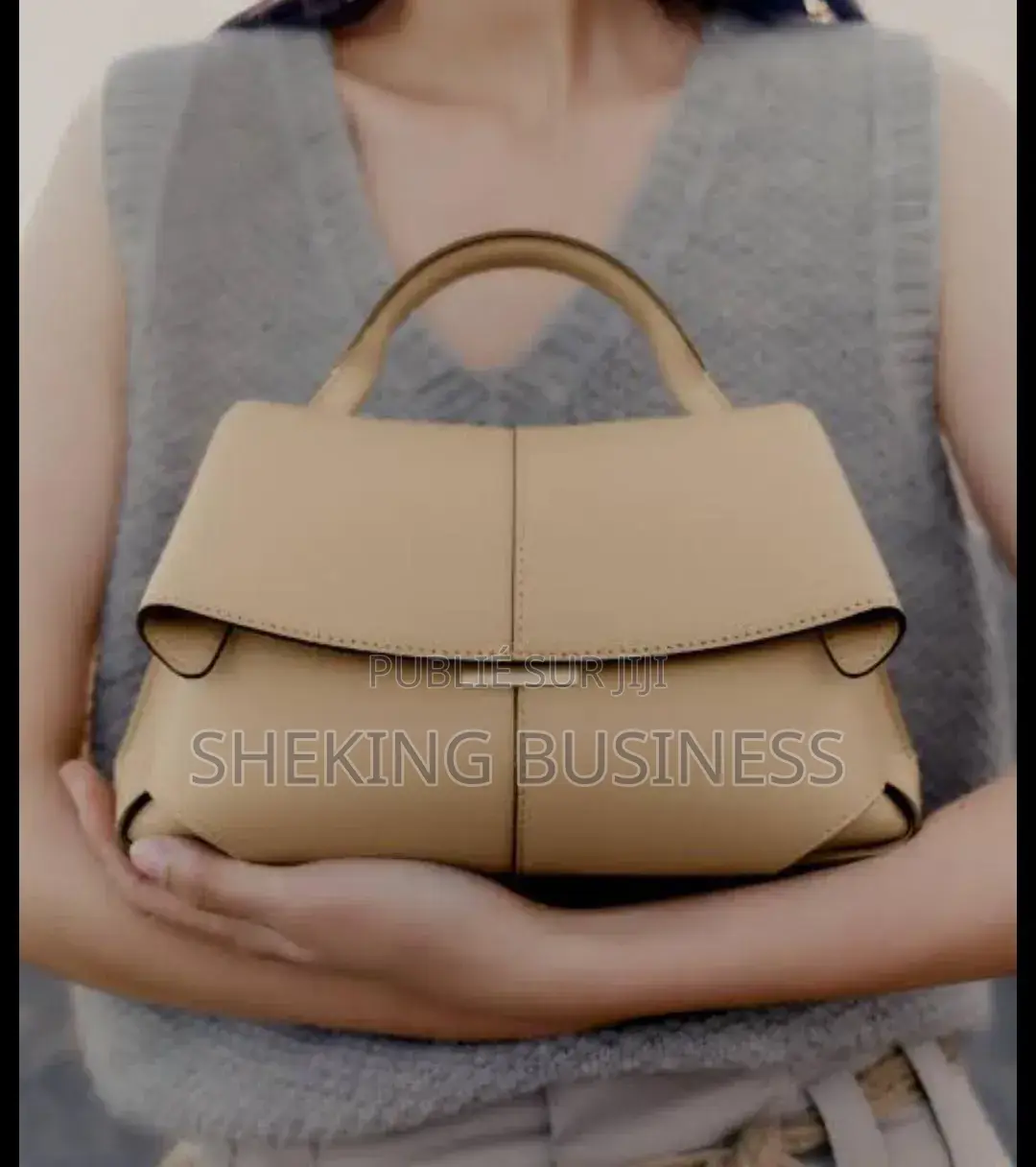 Vous Aimez La Classe Et l'Élégance ? 
Nos Sacs À Main,