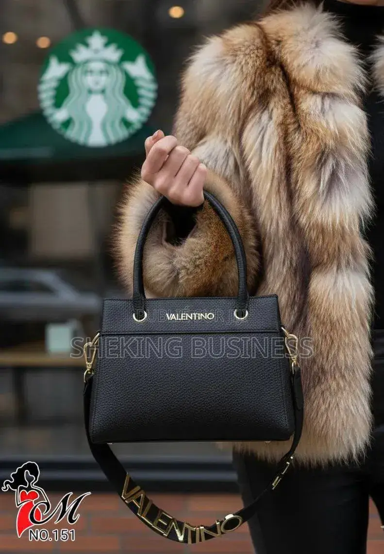Vous Aimez La Classe Et l'Élégance ? 
Nos Sacs À Main,